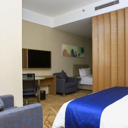 Holiday Inn Express Chengdu West Gate By Ihg Exterior photo
